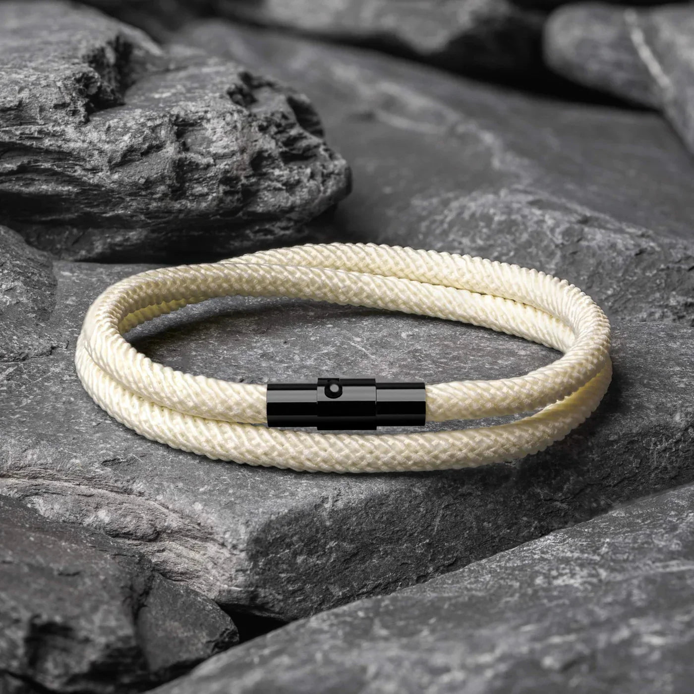 Pulseira de Corda Branca Minimalista Wave Pulse | Compre Agora